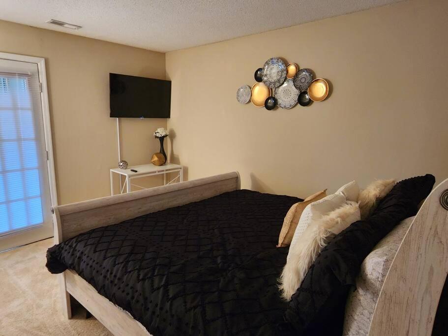 Uptown 2 Bedroom With Wi-fi Apartamento